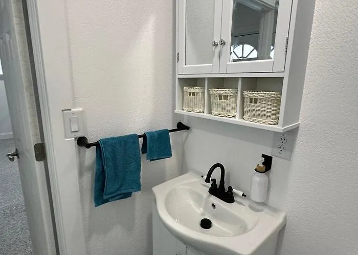 Cozy 1br Retreat In *